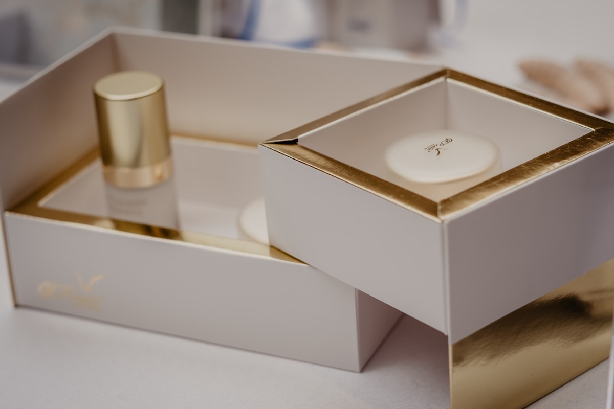 Custom printed packaging including branded cups and bags for hospitality businesses