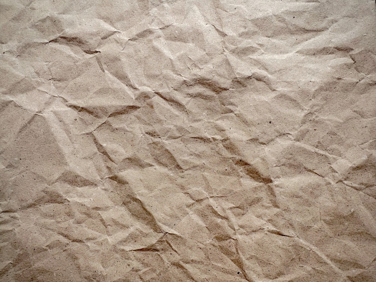 Takeaway packaging including kraft bags and food containers